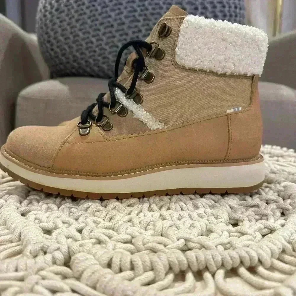 Toms hiking boots sz 7 - Picture 6 of 10